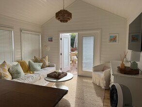 123 Jasper St in Encinitas, CA - Foto de edificio - Building Photo