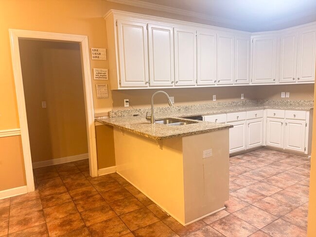 635 Hampshire Dr in Brandon, MS - Building Photo - Building Photo