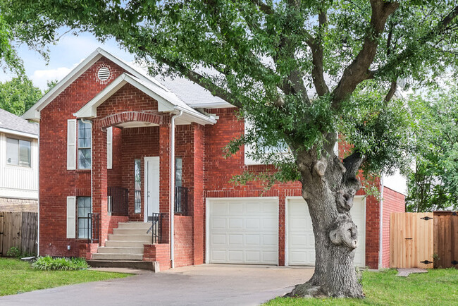 305 Mahogany Dr in Arlington, TX - Building Photo - Building Photo