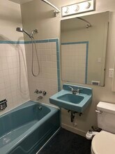 1327 E Howell St, Unit 1327 in Seattle, WA - Building Photo - Building Photo