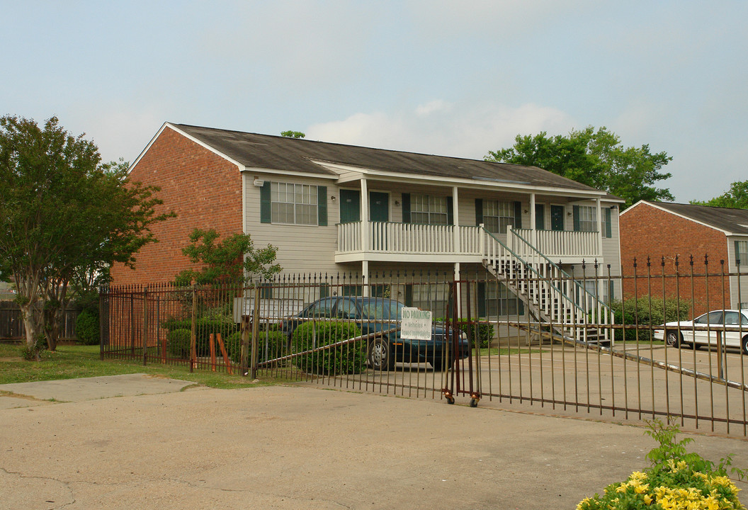 Oakepointe Apartments in Jackson, MS - Building Photo