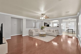 19626 Rippling Brook Ln in Tomball, TX - Foto de edificio - Building Photo