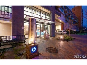33 Smithe St in Vancouver, BC - Building Photo - Building Photo