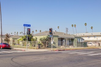 8139 S Hoover St in Los Angeles, CA - Building Photo - Building Photo