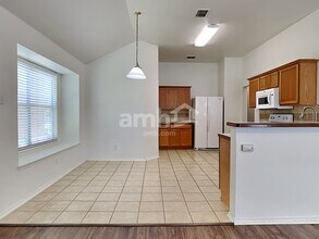 2923 Tanglebrook Dr in Grand Prairie, TX - Building Photo - Building Photo