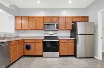 3701 Magenta Ln, Unit 3701 Magenta Ln UNIT 4 in Indianapolis, IN - Building Photo - Building Photo