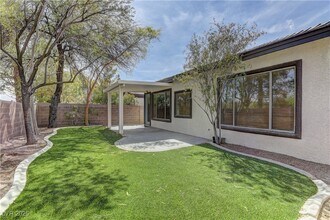 10876 Scamadella St in Las Vegas, NV - Foto de edificio - Building Photo