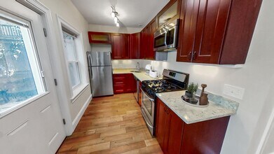 21 Caldwell St, Unit 1 in Boston, MA - Building Photo - Building Photo