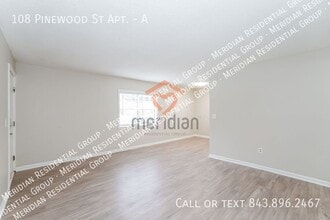 108 Pinewood St in Ladson, SC - Foto de edificio - Building Photo