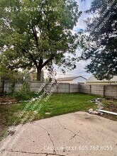 1813 S Sherman Ave in Sioux Falls, SD - Foto de edificio - Building Photo
