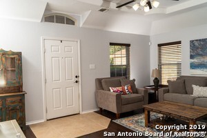 10022 Amberg Path in Helotes, TX - Building Photo - Building Photo