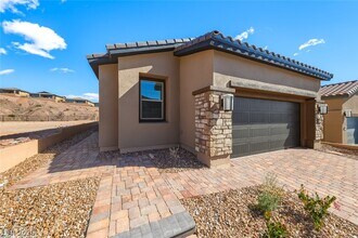 38 Crimson Cactus Ave in Henderson, NV - Building Photo - Building Photo