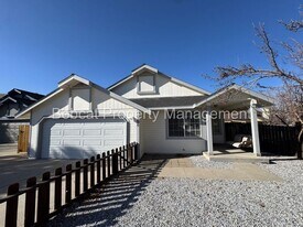 326 Sandalwood Dr in Carson City, NV - Building Photo