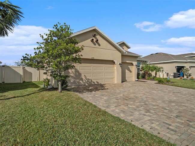 6738 Devesta Lp in Palmetto, FL - Foto de edificio - Building Photo