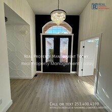 105 Lane Blvd NW in Orting, WA - Building Photo - Building Photo