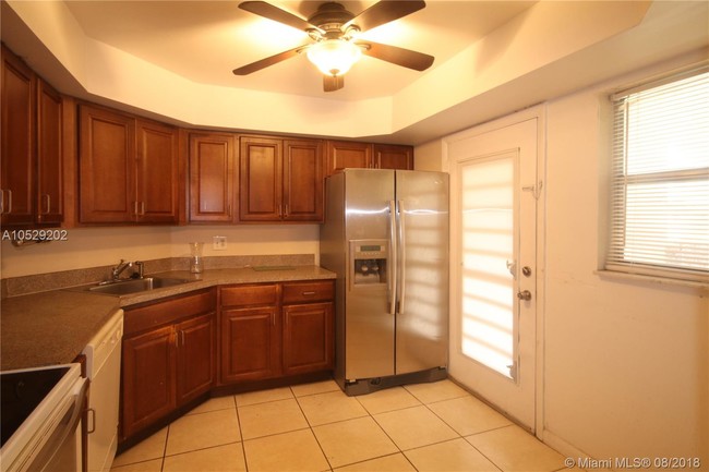 3330 Spanish Moss Terrace-Unit -207 in Lauderhill, FL - Building Photo - Building Photo