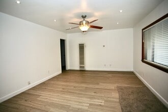 9275 Single Oak Dr in Lakeside, CA - Building Photo - Building Photo