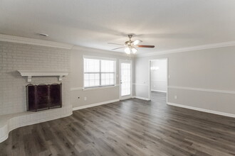 4558 Pinegate Dr in Memphis, TN - Building Photo - Building Photo