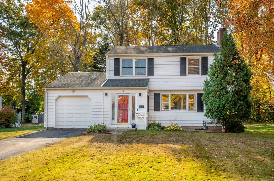 37 Sky View Dr in West Hartford, CT - Building Photo