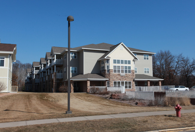 The Village at White Pine in Menomonie, WI - Foto de edificio - Building Photo