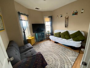 32 Termine Ave in Boston, MA - Building Photo - Building Photo