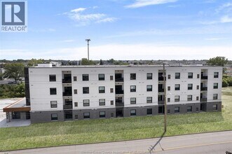 755 Grand Marais Rd E in Windsor, ON - Building Photo - Building Photo