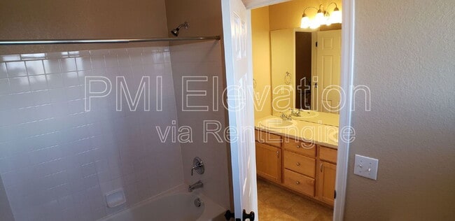 10740 Windridge Ct in Littleton, CO - Building Photo - Building Photo