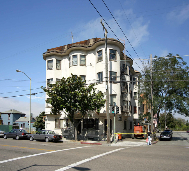 929-939 Martin Luther King Jr Way in Oakland, CA - Foto de edificio - Building Photo