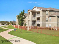 Lakeline Apartments photo'