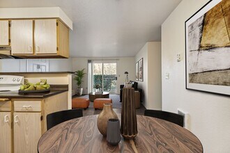 Hogan Woods in Gresham, OR - Building Photo - Building Photo