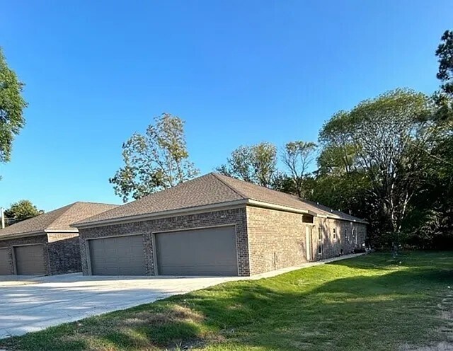 1717 Bowie St in Conway, AR - Building Photo