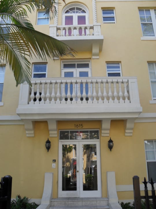 1615 Pennsylvania Ave in Miami Beach, FL - Building Photo