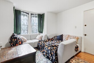 50 Monmouth St in Boston, MA - Foto de edificio - Building Photo