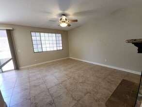 9901 Trailwood Dr in Las Vegas, NV - Building Photo - Building Photo