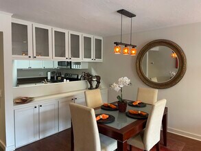955 S Eliseo Dr, Unit 4 in Greenbrae, CA - Building Photo - Building Photo