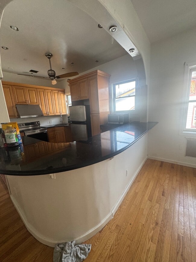 1870 Harrison Ave in Bronx, NY - Building Photo - Building Photo