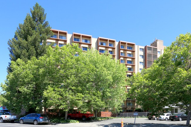 Silvercrest Senior Living Residence in Santa Rosa, CA - Building Photo - Building Photo