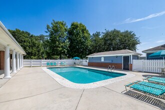 Shellbrooke Pointe Apartments in Fairhope, AL - Foto de edificio - Building Photo