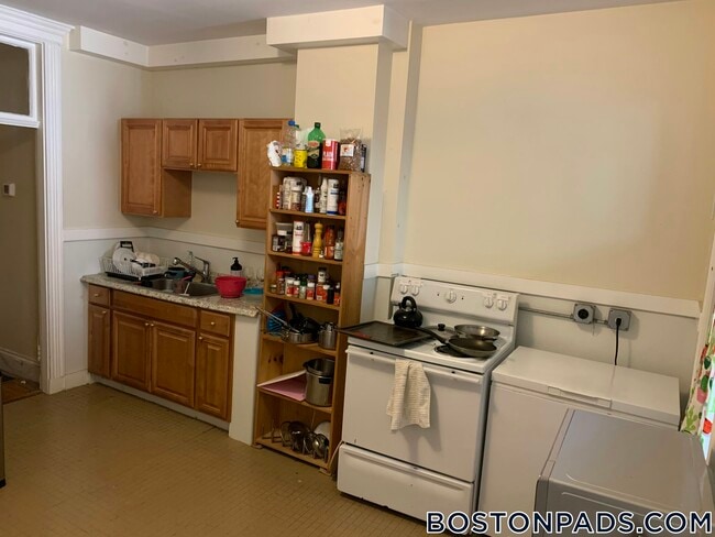 1719 Commonwealth Ave