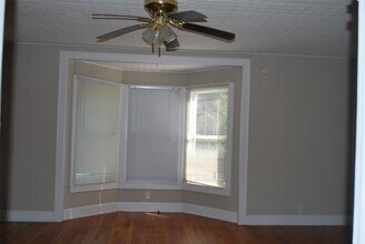 701 W Sycamore St in Denton, TX - Foto de edificio - Building Photo