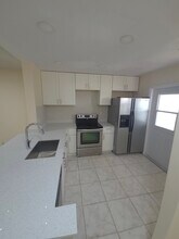 5335 NW 10th Ct, Unit 208 in Plantation, FL - Building Photo - Building Photo