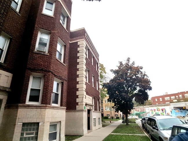 property at 6570 N Lakewood Ave