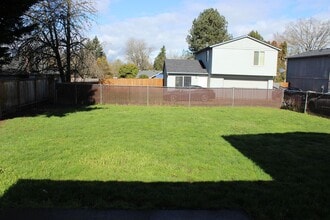 20085 SW Jann Pl in Beaverton, OR - Building Photo - Building Photo