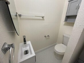 218 Santillane Ave in Coral Gables, FL - Building Photo - Building Photo