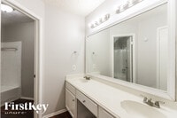 13323 Oak Ledge Dr photo'