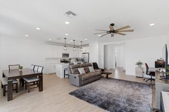 5935 S Coyote Canyon in Mesa, AZ - Foto de edificio - Building Photo