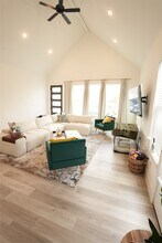 2406 Mann St in Houston, TX - Building Photo - Building Photo