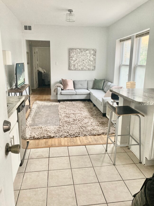 1626 W Farwell Ave, Unit 2f in Chicago, IL - Foto de edificio - Building Photo