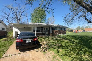 9743 Edgefield Dr in St. Louis, MO - Building Photo