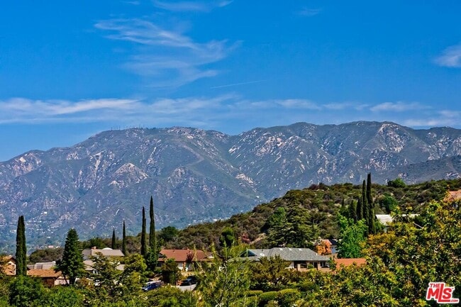 property at 2108 El Arbolita Dr